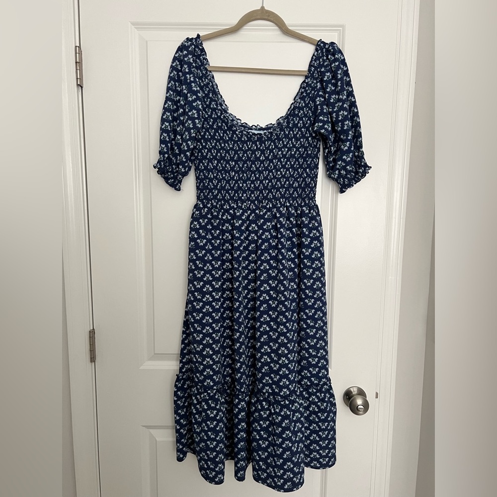 Hill House- Louisa Nap Dress in Posy Navy Crepe. Size small